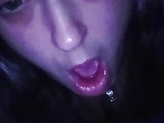 Floozy facing the camera..