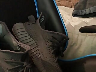 Cumming on my Yeezy