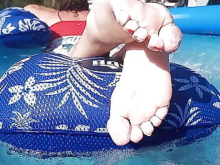 Sexy wet soles for you to..